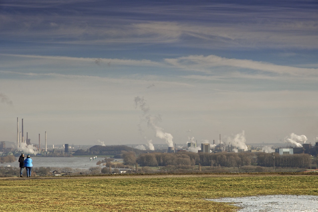 Blick Richtung Rheinbrücke, Halde Rheinpreussen