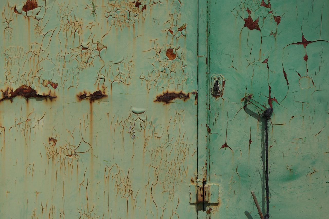 door, Spain
